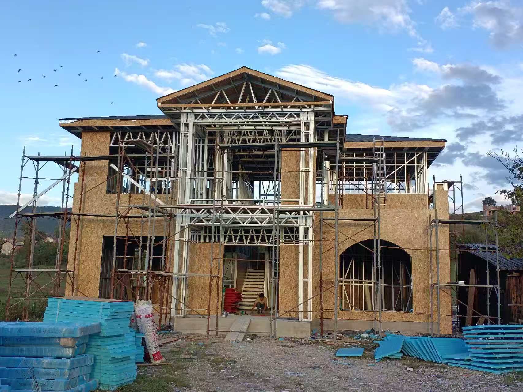 睿婕輕鋼別墅海外項目施工現(xiàn)場(2) 睿婕輕鋼別墅海外項目施工現(xiàn)場(2)