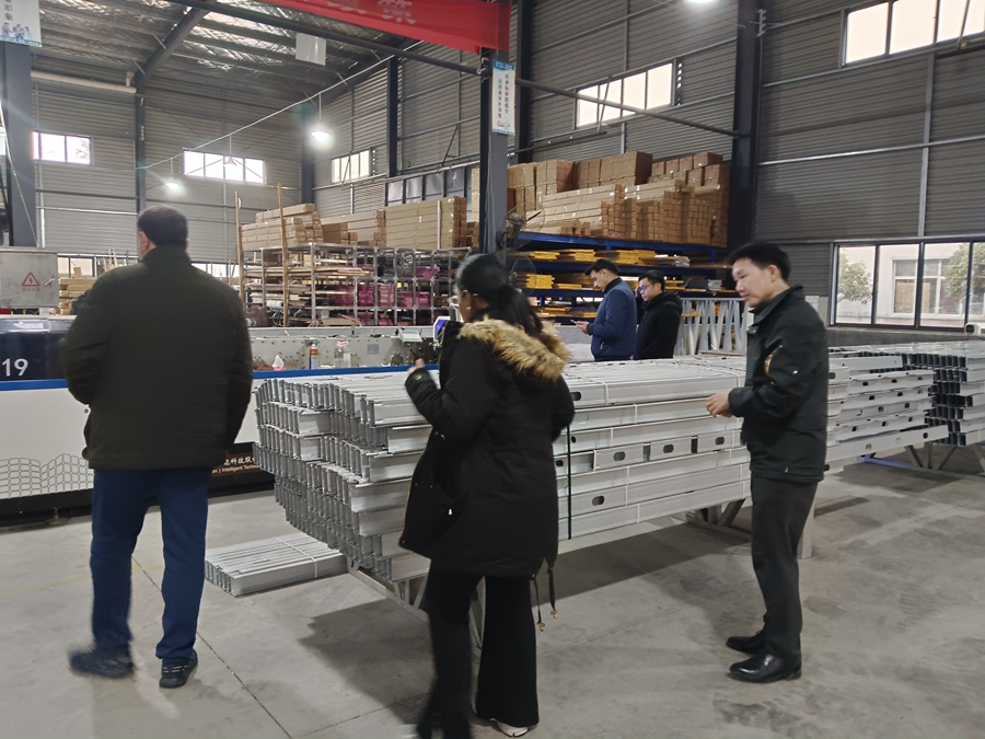 睿捷輕鋼別墅生產基地內部 睿捷輕鋼別墅生產基地內部